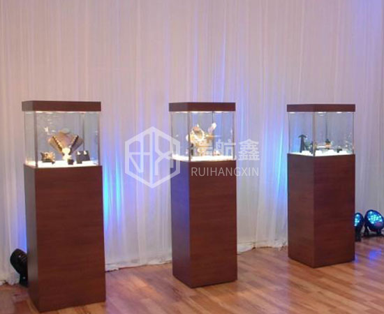 不銹鋼展柜|不銹鋼玻璃展柜一般用于那些地方？